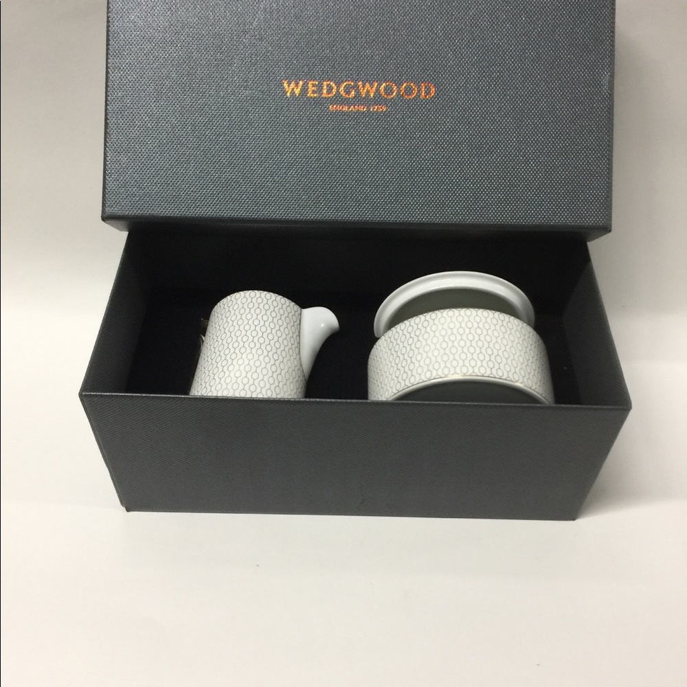 Wedgwood Cream And Pitcher Set